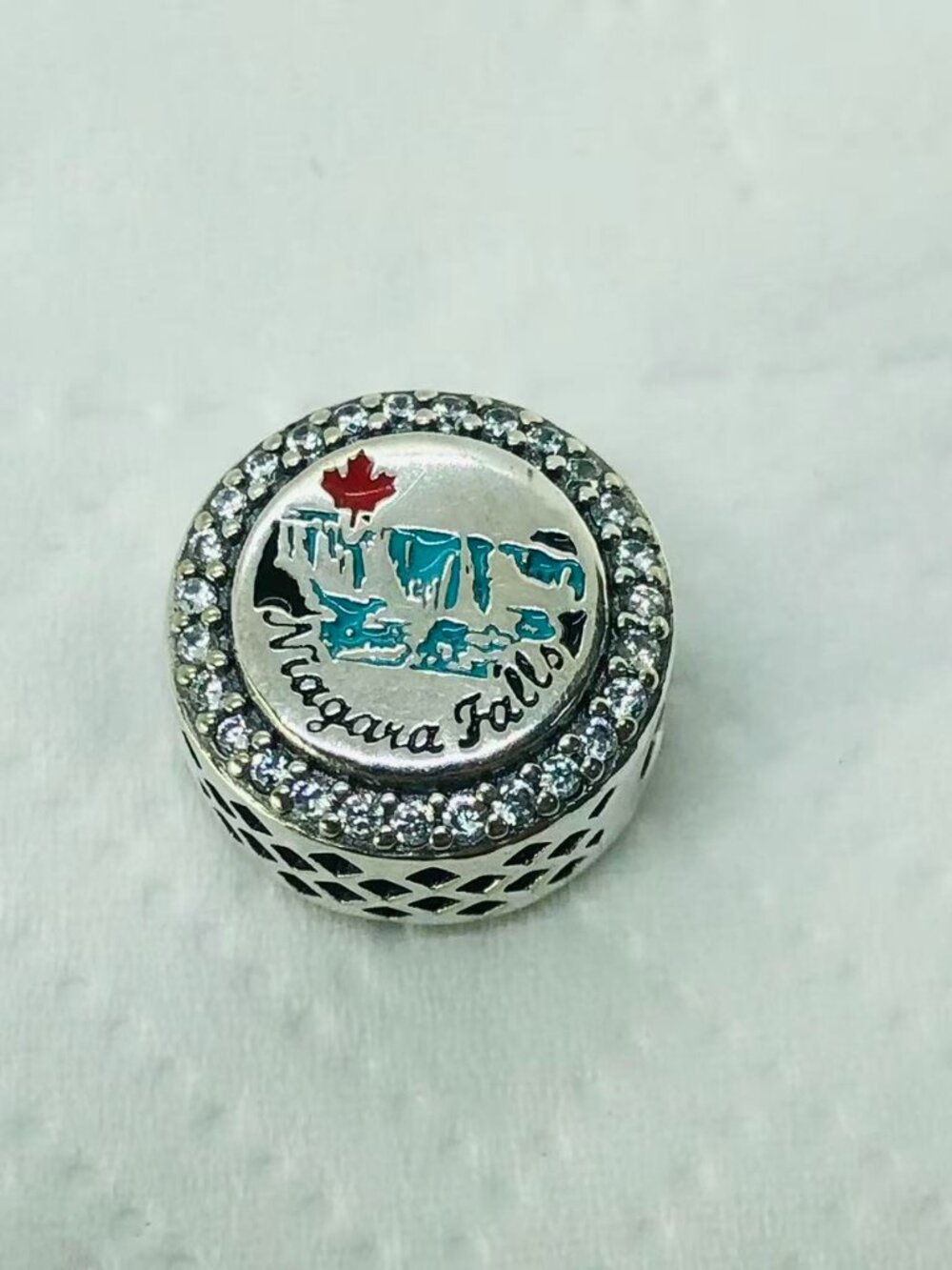 ✨ ✨Pandora Niagara Falls Canada Side Exclusive Bead charm With Gift Box